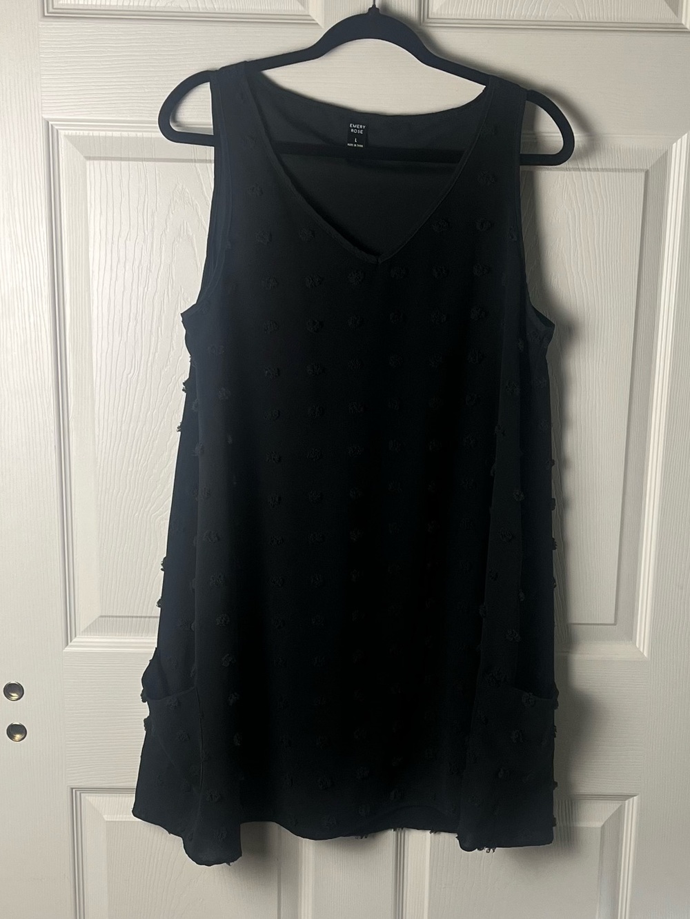 Emery Rose Black V-Neck Sleeveless Tunic dress